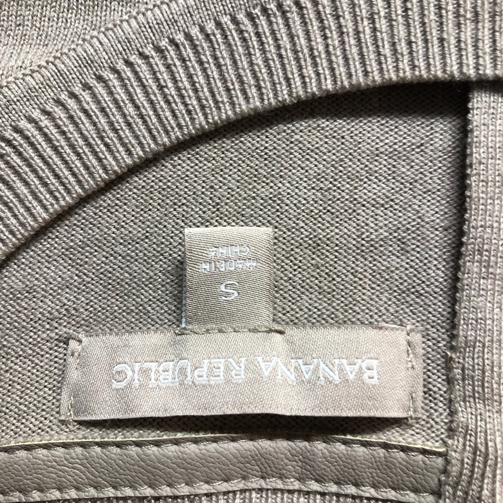 Tan sweater with leather shoulder detail Small - Picture 5 of 7